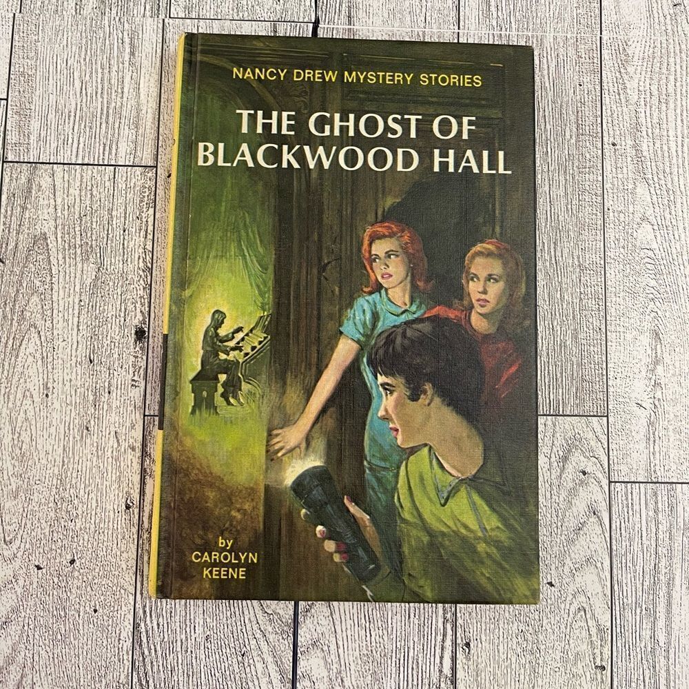 Nancy Drew Book 25 The Ghost of Blackwood Hall Copyright 1967